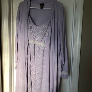 Motherhood Maternity nightgown with robe